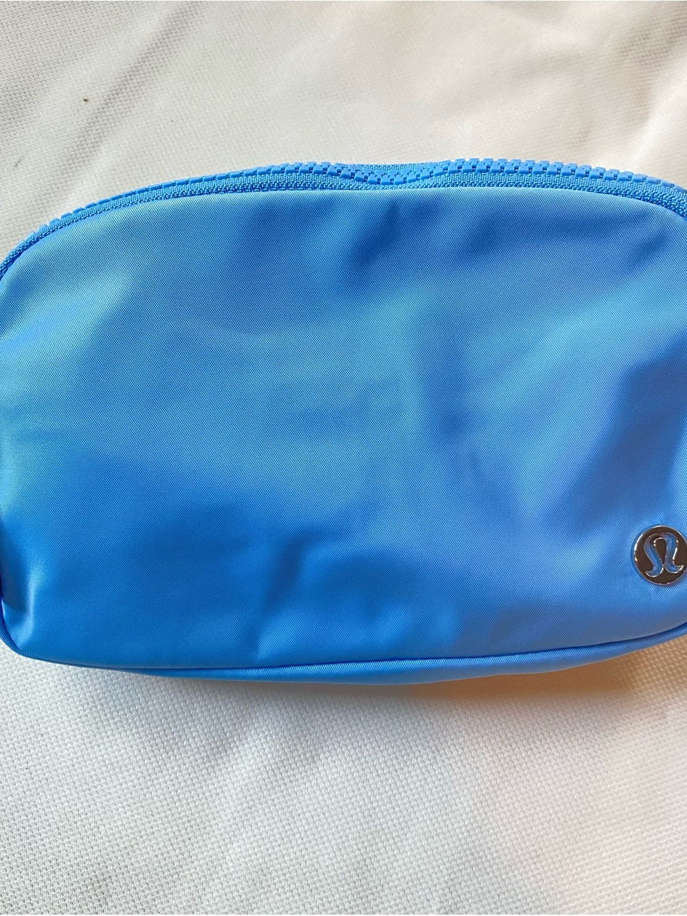 Lululemon Everywhere Belt Bag - Picture 3 of 5